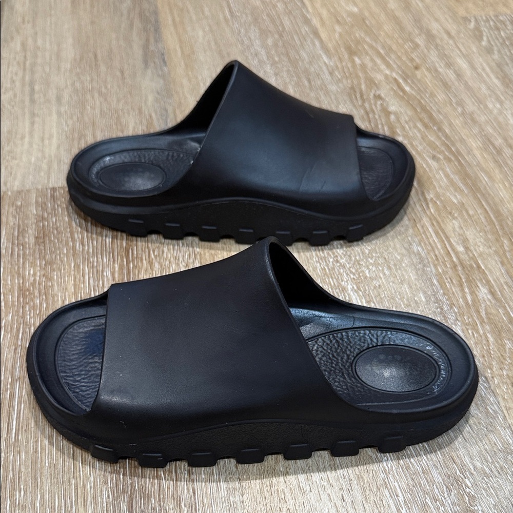 Free Poepple Movement Women’s Black Robber Slip On Sandals Size 35/36 - Picture 6 of 8